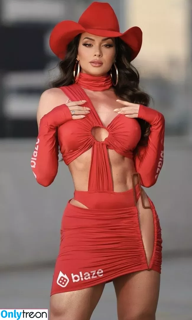 Juliana Salimeni nude photo #0292 (ex-panicat / jujusalimeni)