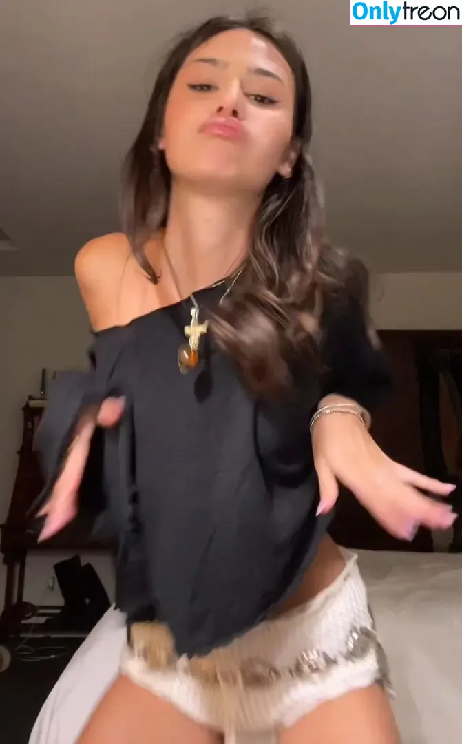 Julianna Citlali nude photo #0004 (juliannacitlali)