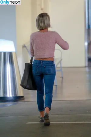 Julianne Hough / juleshough nude photo #1349
