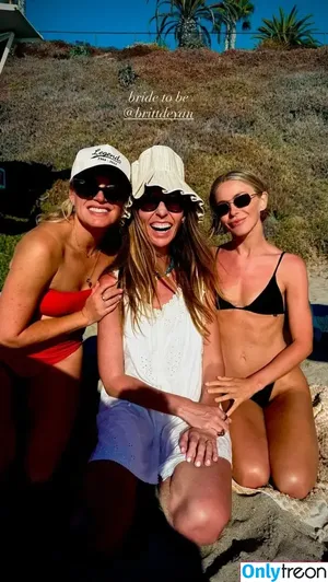 Julianne Hough / juleshough nude photo #1708