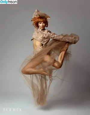 Julianne Hough / juleshough nude photo #1718