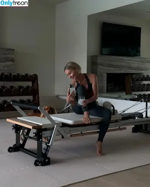 Julianne Hough / juleshough nude photo #1738