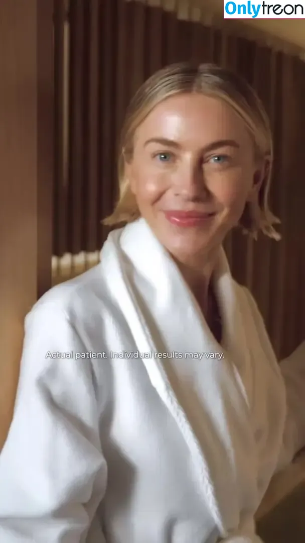 Julianne Hough nude photo #1325 (juleshough)