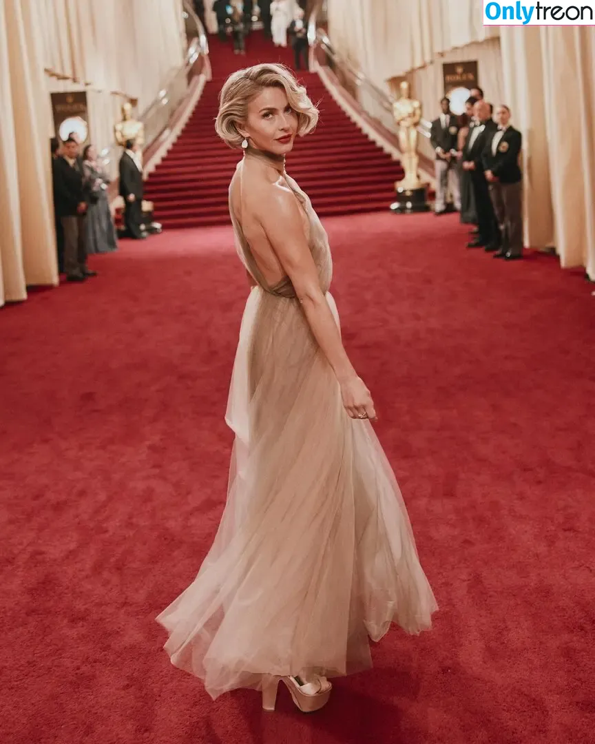 Julianne Hough nude photo #1330 (juleshough)