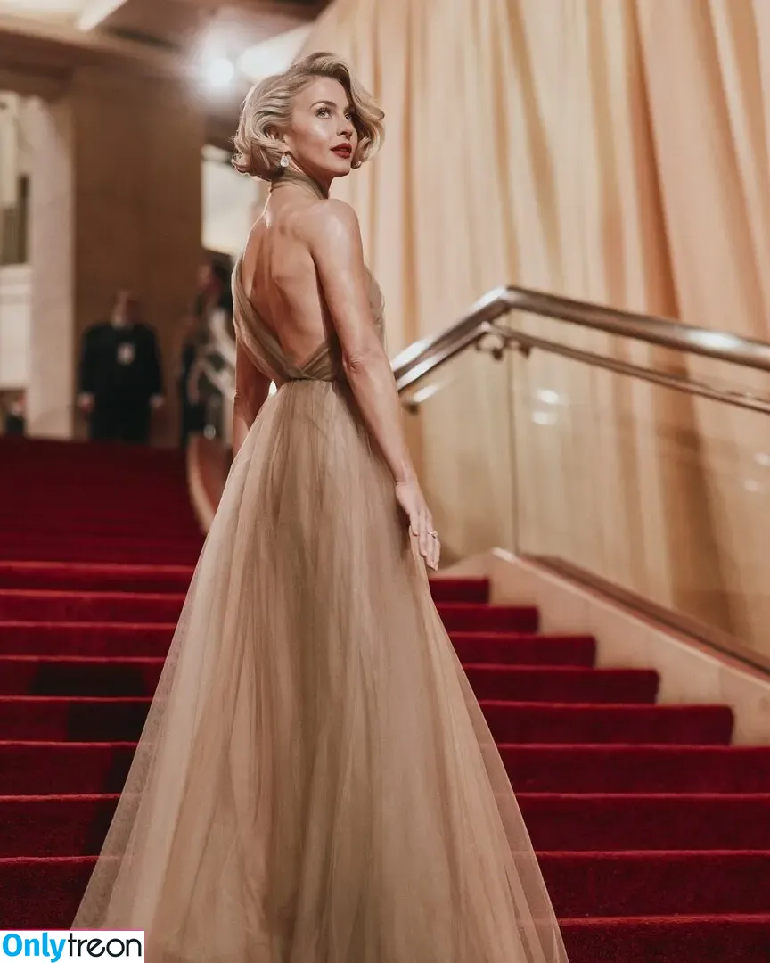 Julianne Hough nude photo #1333 (juleshough)