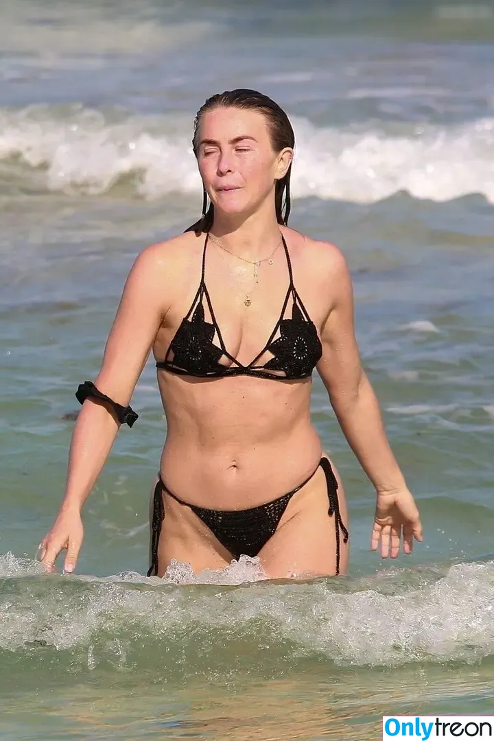 Julianne Hough nude photo #1444 (juleshough)