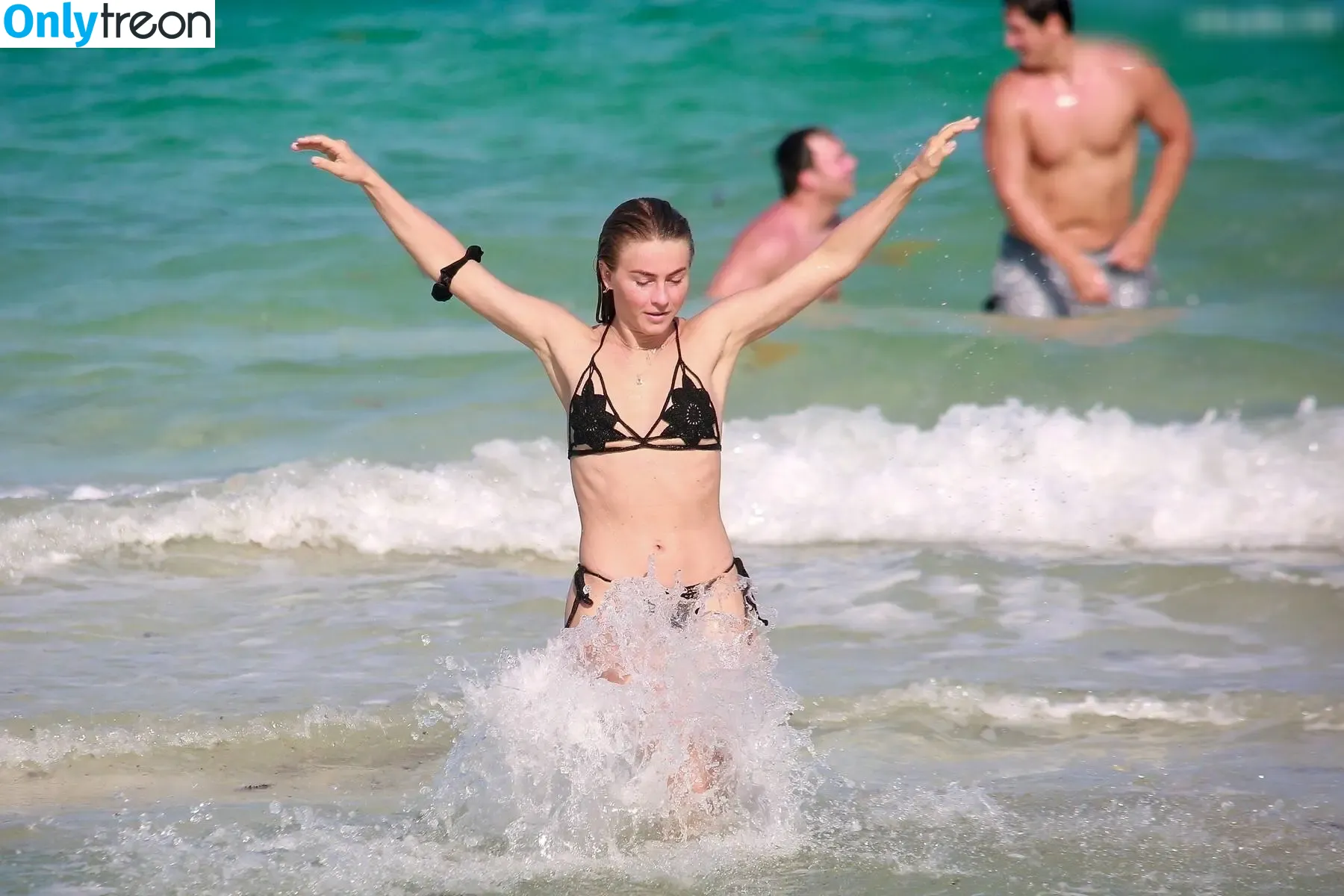 Julianne Hough nude photo #1456 (juleshough)