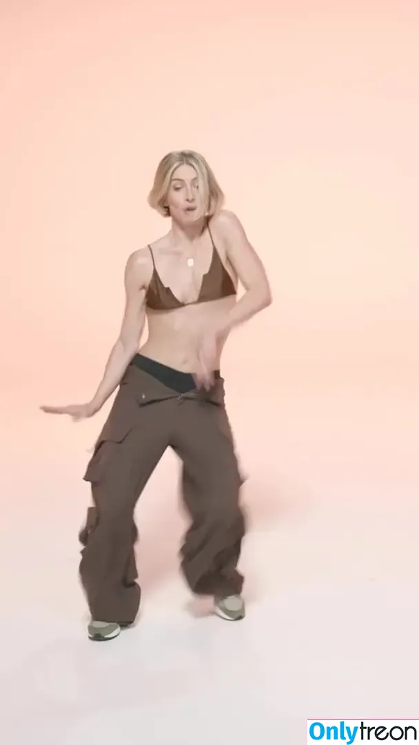 Julianne Hough nude photo #1463 (juleshough)