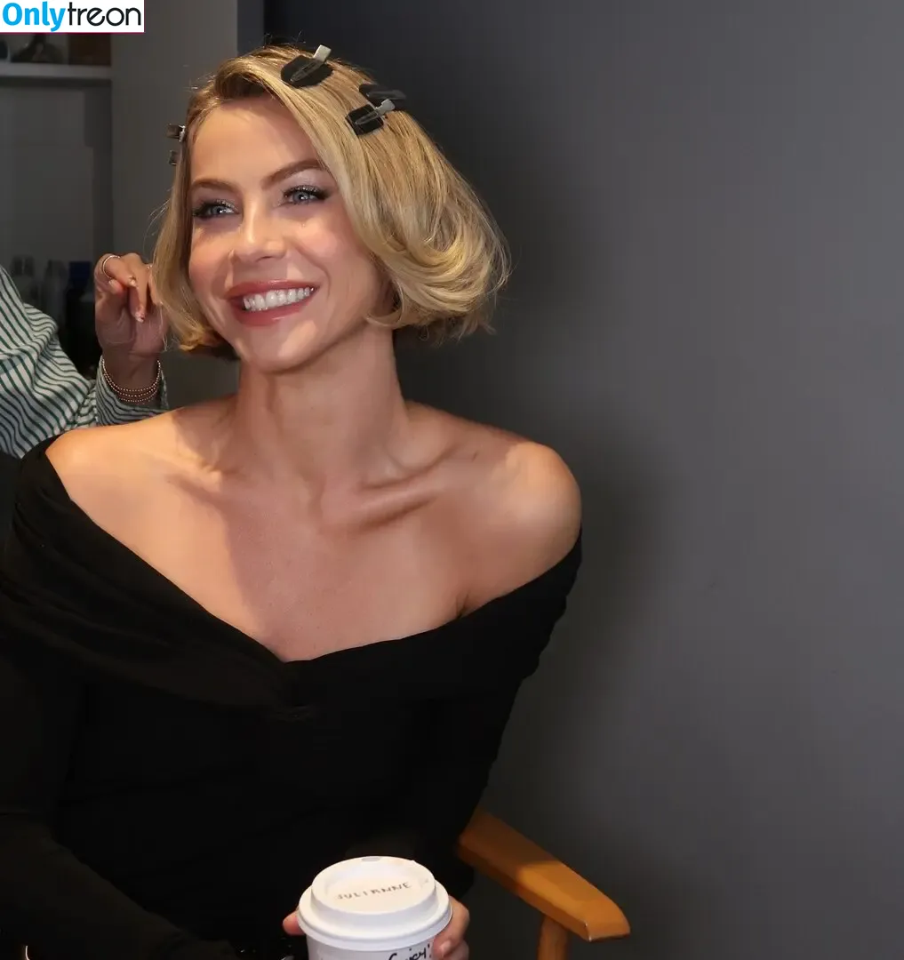 Julianne Hough nude photo #1817 (juleshough)