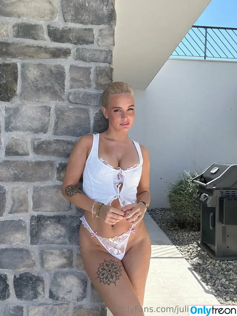 juliaroemmelt nude photo #0005 (juliaroemmelt)