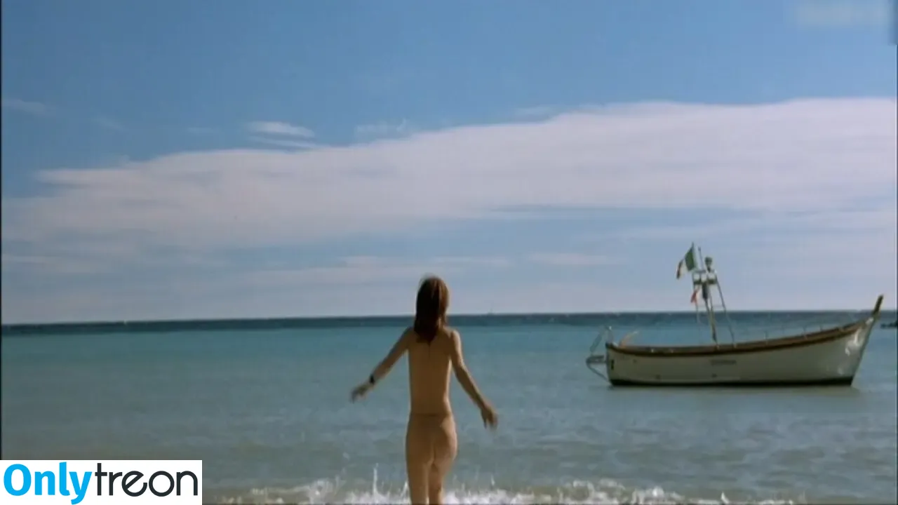 Julie Gayet nude photo #0018 (Julie Gayet)