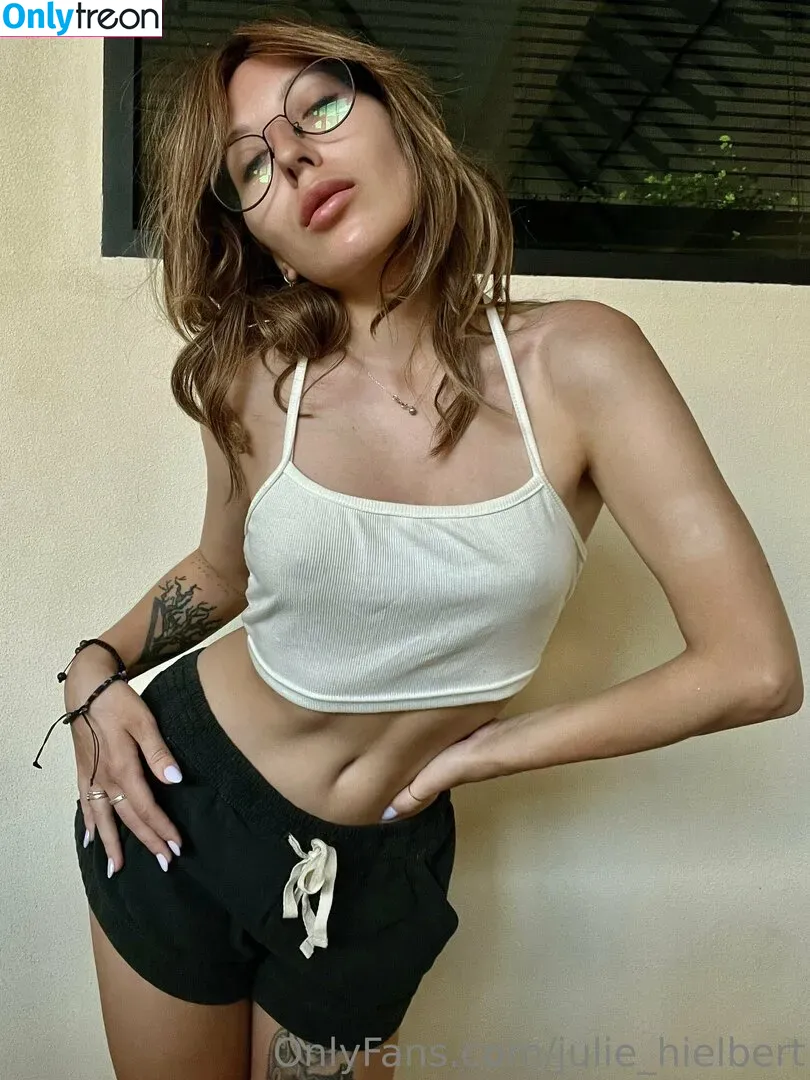 Julie Hielbert голая photo #0073 (julhbrt / julie_hielbert)