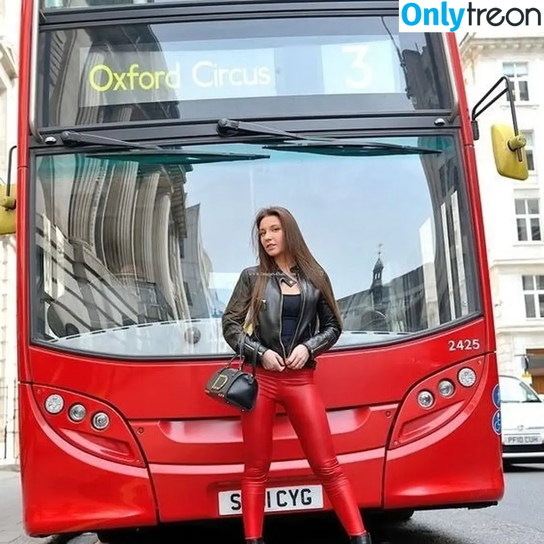 Julie Skyhigh голая photo #0180 (julieskyhighofficial)
