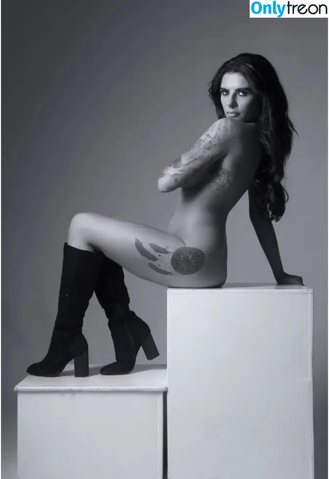 Julieanne McCarthy nude photo #0012 (julessmccarthy / julzmccarthy)
