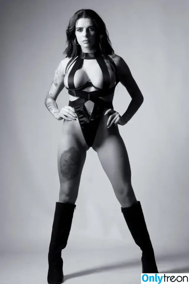 Julieanne McCarthy nude photo #0015 (julessmccarthy / julzmccarthy)
