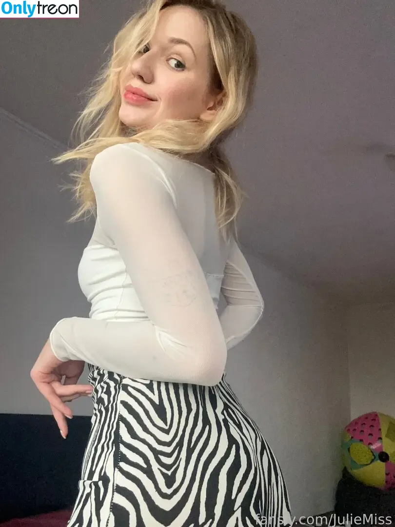 JulieMiss голая photo #0035 (julie__hojdyszova)