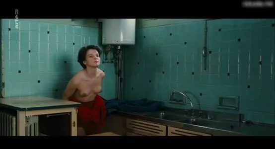 Juliette Binoche / juliettebinoche nude photo #0059