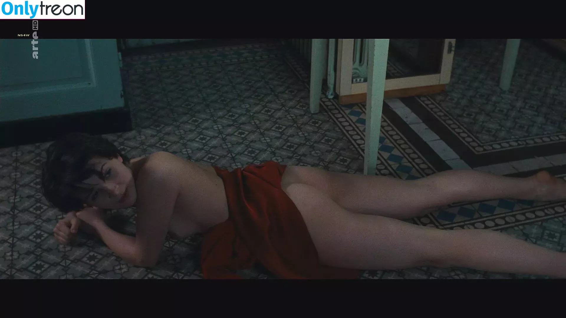 Juliette Binoche nude photo #0003 (juliettebinoche)