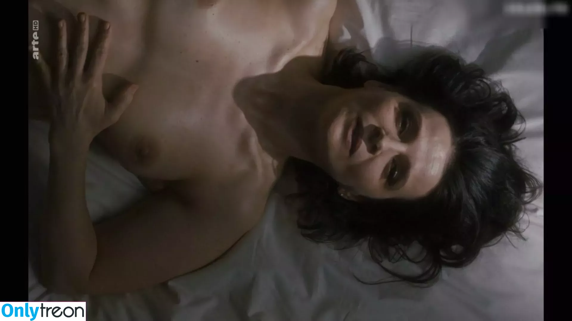 Juliette Binoche nude photo #0071 (juliettebinoche)