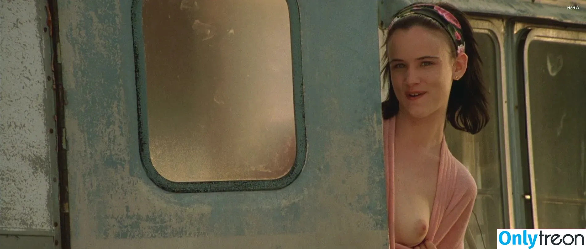 Juliette Lewis nude photo #0014 (juliettelewis)