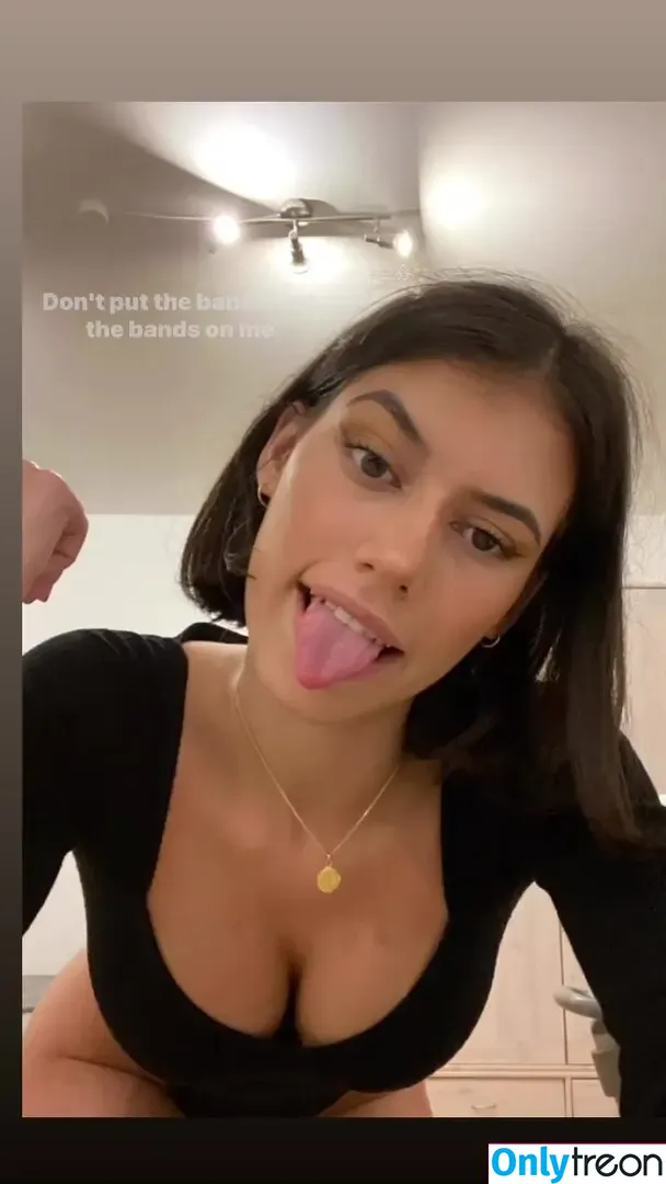 juliiee.kim голая photo #0007 (juliekimmoves)