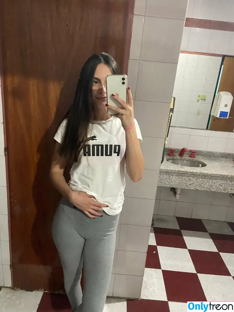 julijuli_b nude photo #0026 (juli__juli_b)