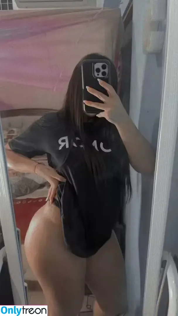 Julisacastro.ec nude photo #0006 (JulissaCastroc / julissa_0512)