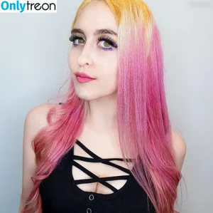 Juliversal nude photo #0011