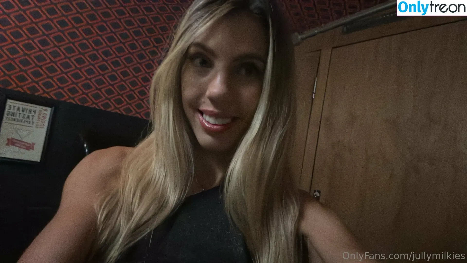 Jullymilkies nude photo #0008 (Jullymilkies)