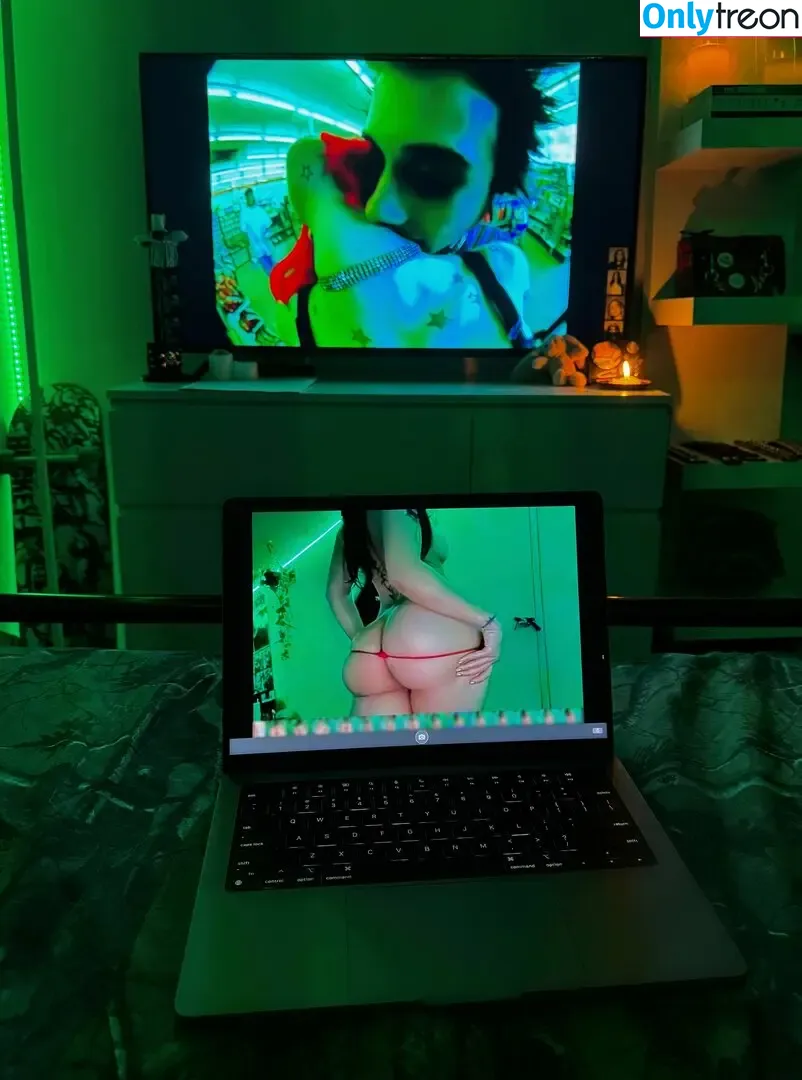 Julzthefools nude photo #0042 (Julzthefools)