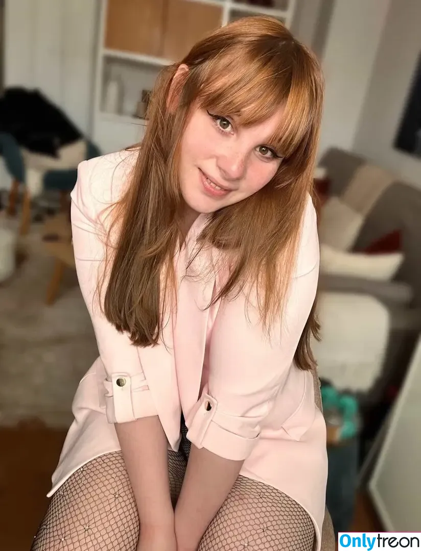 June Fembug голая photo #0034 (faecuddlebug)