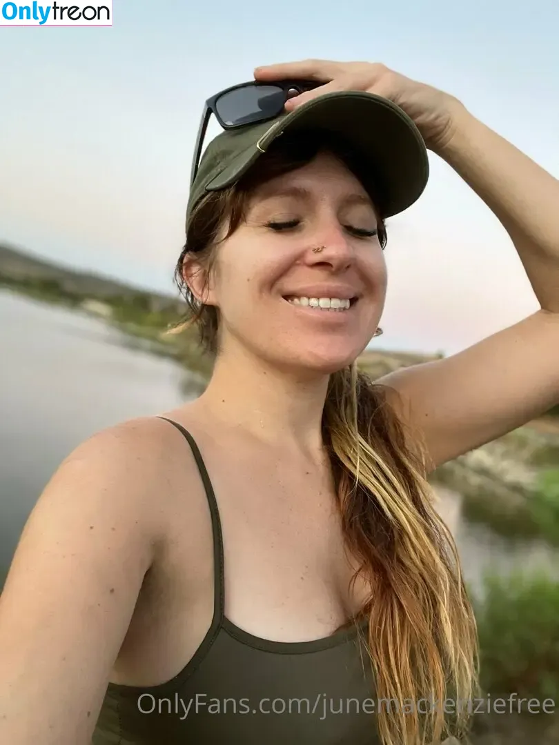 junemackenziefree голая photo #0041 (junemackenzie82)