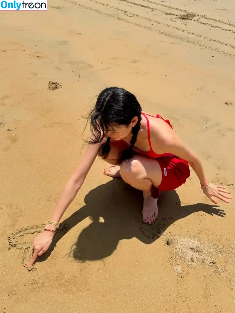 Jung Ho-yeon nude photo #0247 (hoooooyeony / xo_yeri)