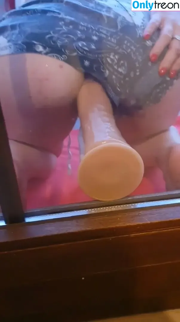 Jungstutejana nude photo #0070 (Jungstutejana)