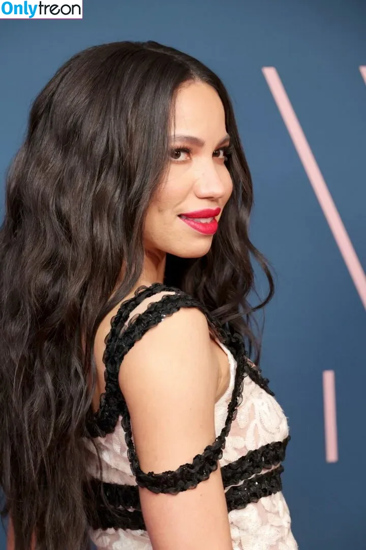 Jurnee Smollett nude photo #0010 (jurneesmollett)