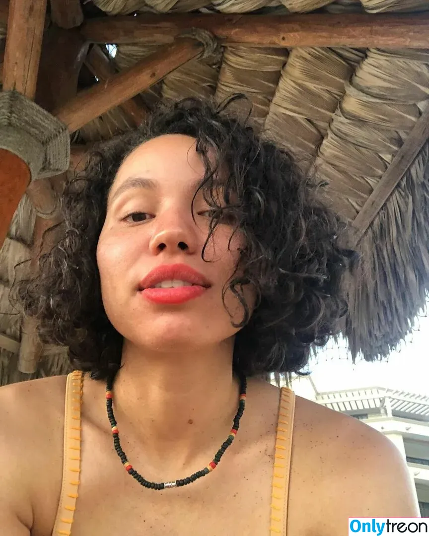 Jurnee Smollett nude photo #0059 (jurneesmollett)