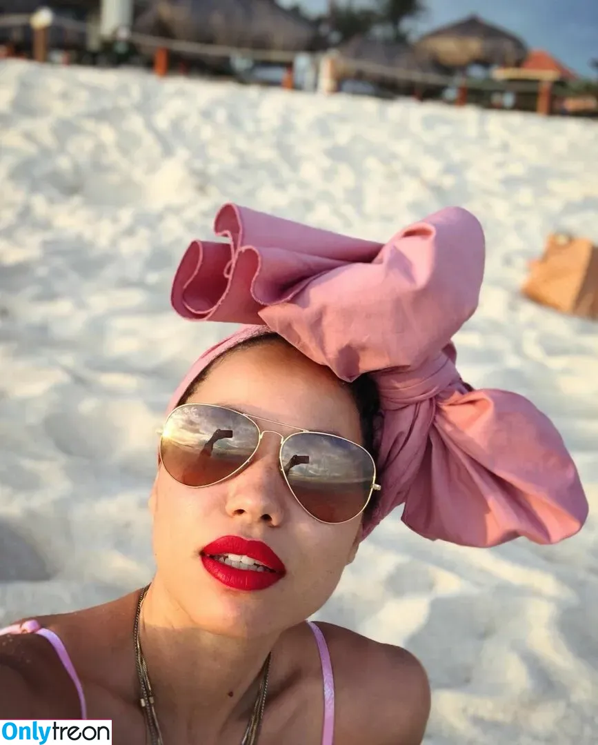 Jurnee Smollett голая photo #0061 (jurneesmollett)