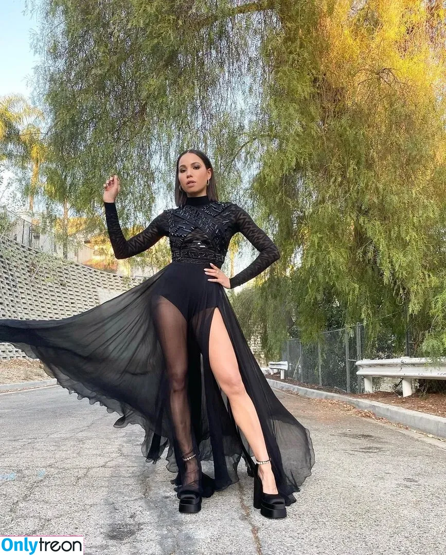 Jurnee Smollett голая photo #0113 (jurneesmollett)