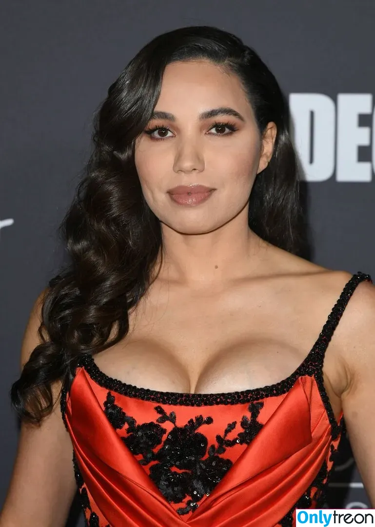 Jurnee Smollett голая photo #0118 (jurneesmollett)