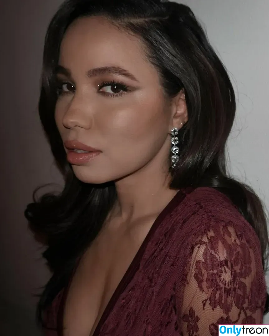 Jurnee Smollett голая photo #0173 (jurneesmollett)