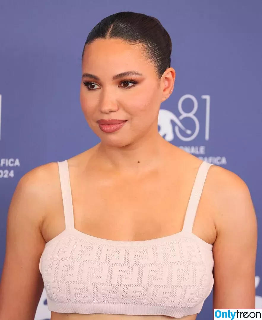 Jurnee Smollett голая photo #0218 (jurneesmollett)