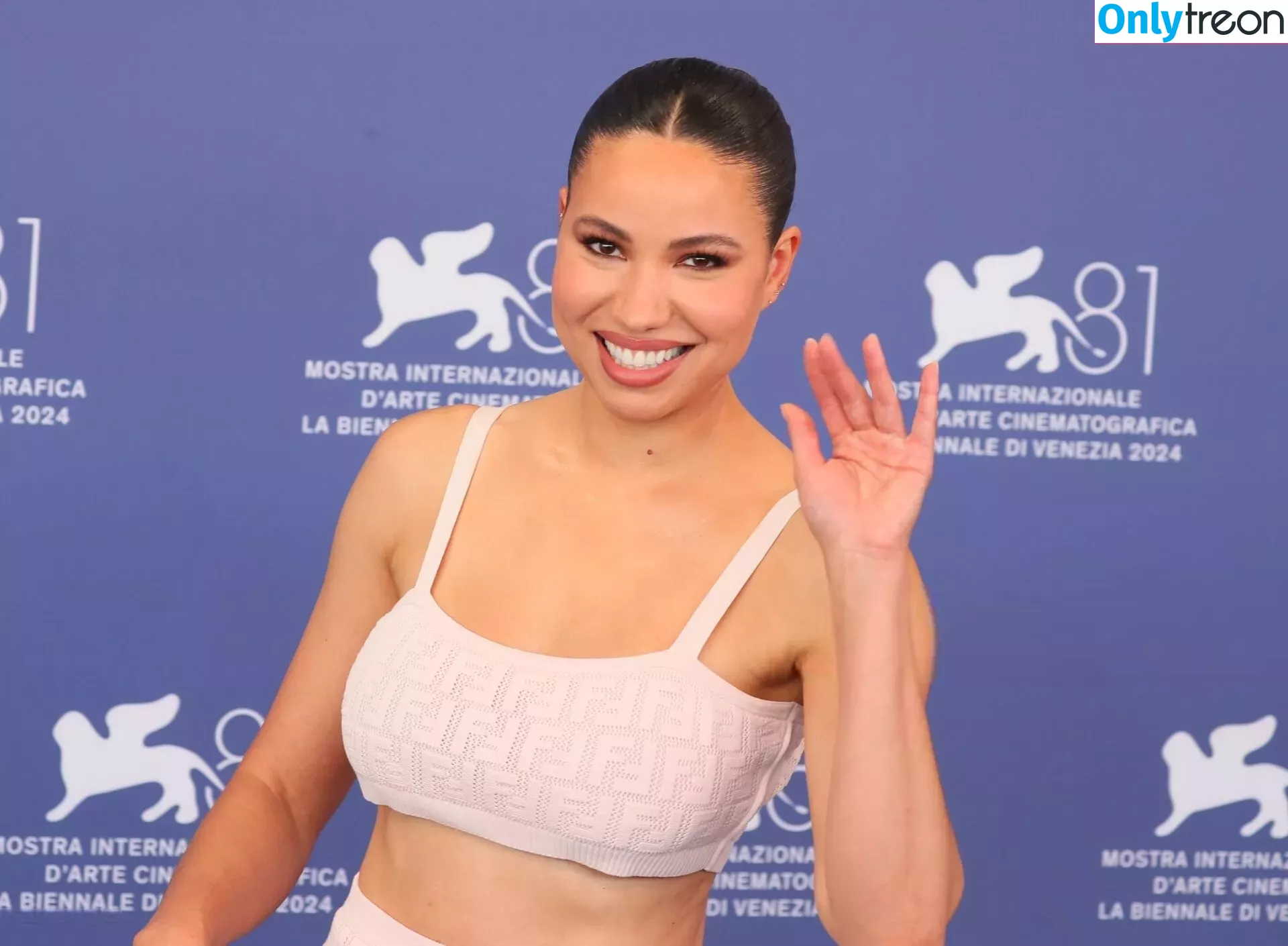 Jurnee Smollett голая photo #0219 (jurneesmollett)