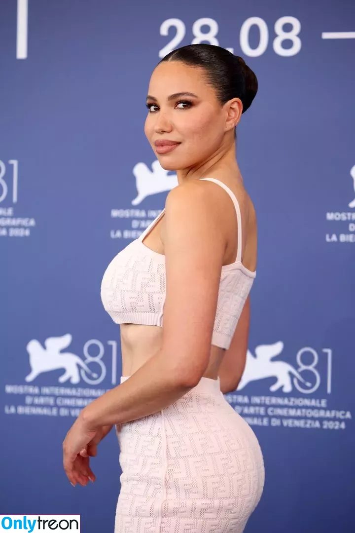 Jurnee Smollett голая photo #0241 (jurneesmollett)