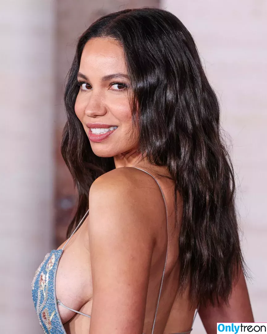 Jurnee Smollett голая photo #0483 (jurneesmollett)