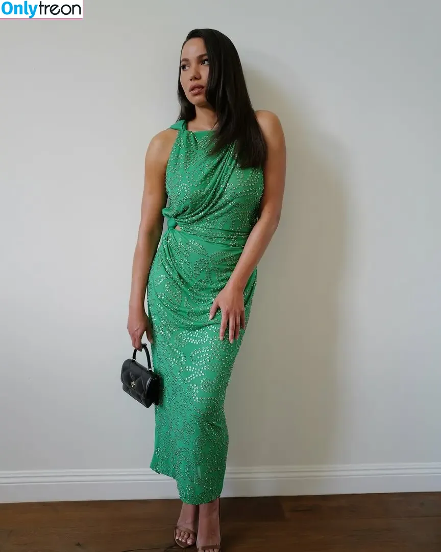 Jurnee Smollett голая photo #0572 (jurneesmollett)