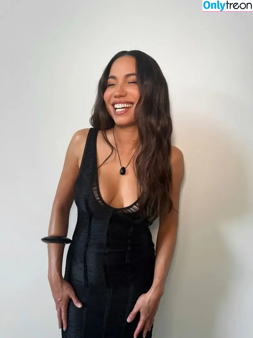 Jurnee Smollett голая photo #0599 (jurneesmollett)
