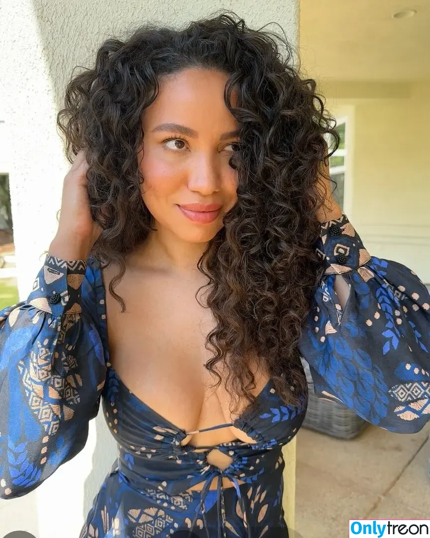 Jurnee Smollett nude photo #0721 (jurneesmollett)