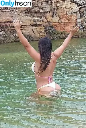 Jussania Moura / jussaniamoura nude photo #0002