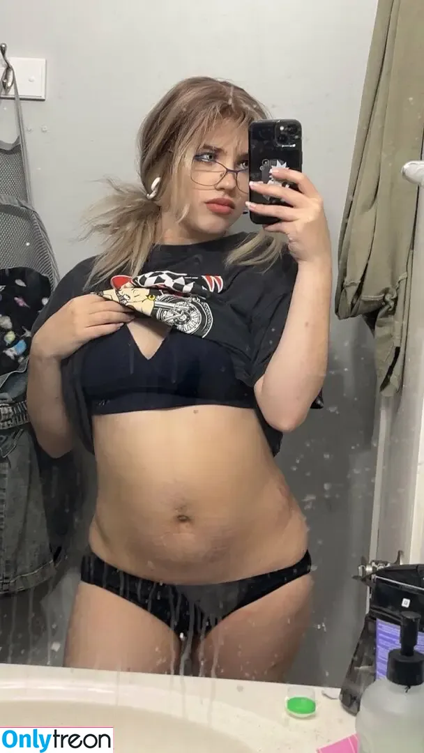 justacosplayer19 nude photo #0041 (Aidrin / baku.simps / baku_spams / islandboyflyy)
