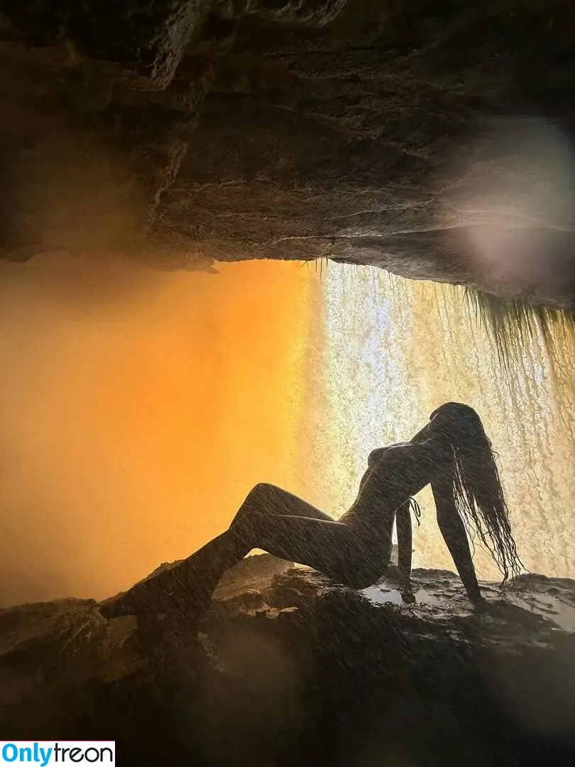 Justine Skye nude photo #0174 (justineskye / justineskyee)